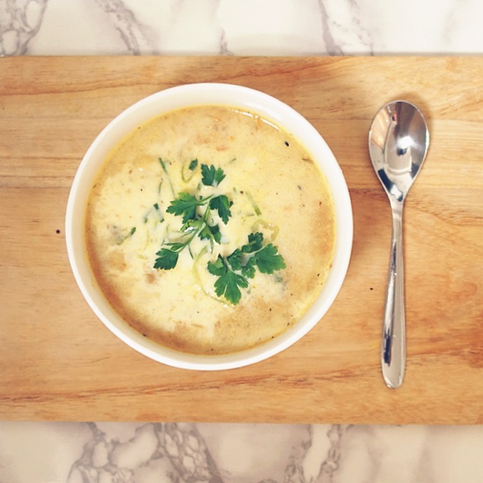 ROASTED CAULIFLOWER VEGETABLE SOUP RECIPE - VEGAN FRIENDLY